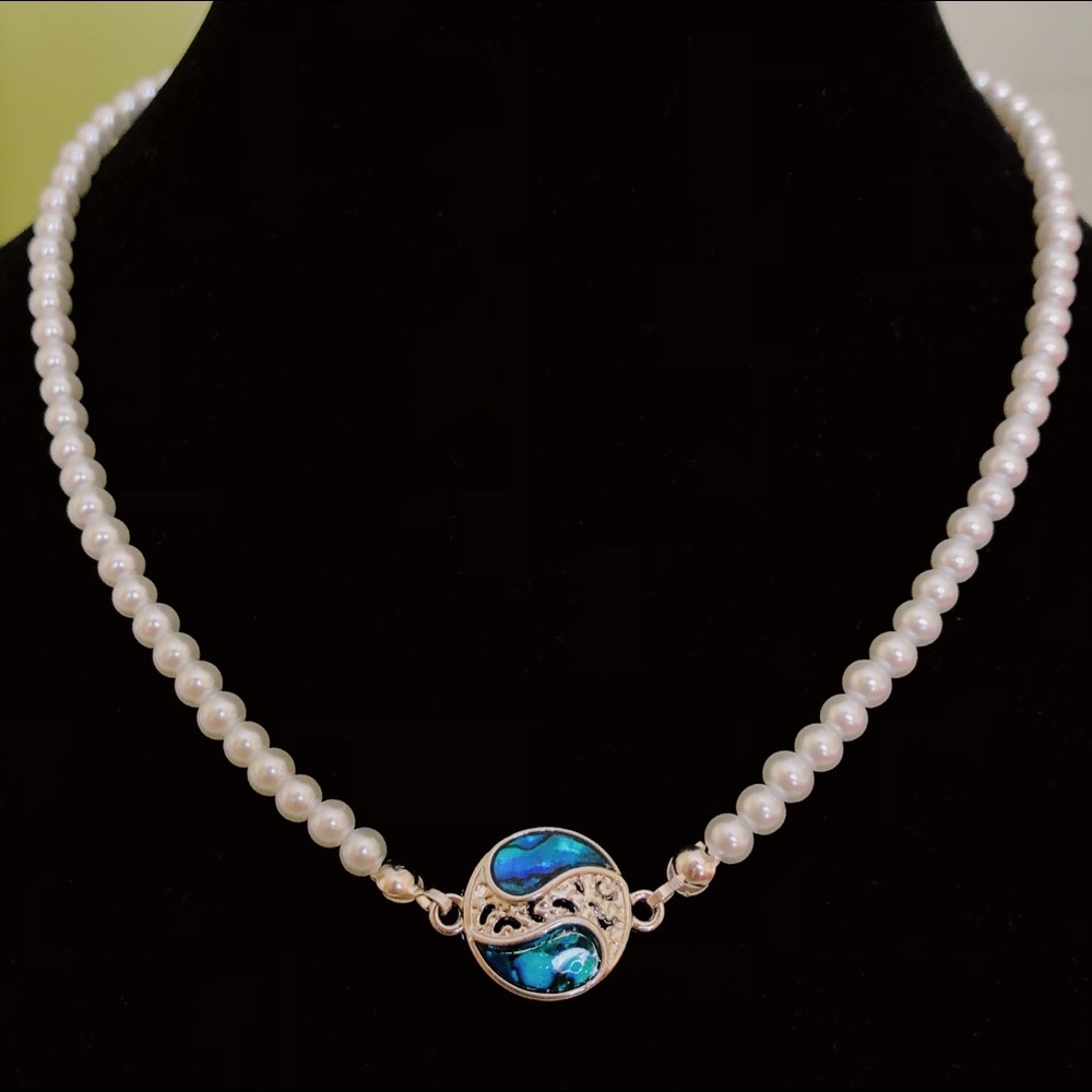 Y2K planet pearl necklace